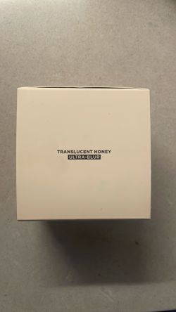 Brand new Laura Mercier Translucent Loose Setting Powder Ultra-Blur in Translucent Honey