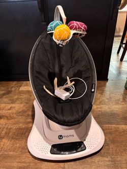 4moms MamaRoo Baby Swing with Toys