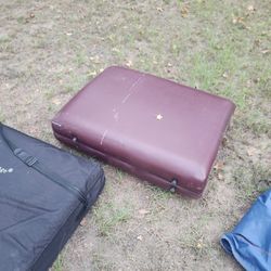 Massage table