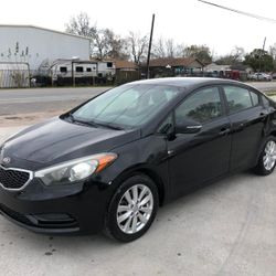 2014 Kia Forte 50k miles Rines aluminio Bluetooth audio $7000