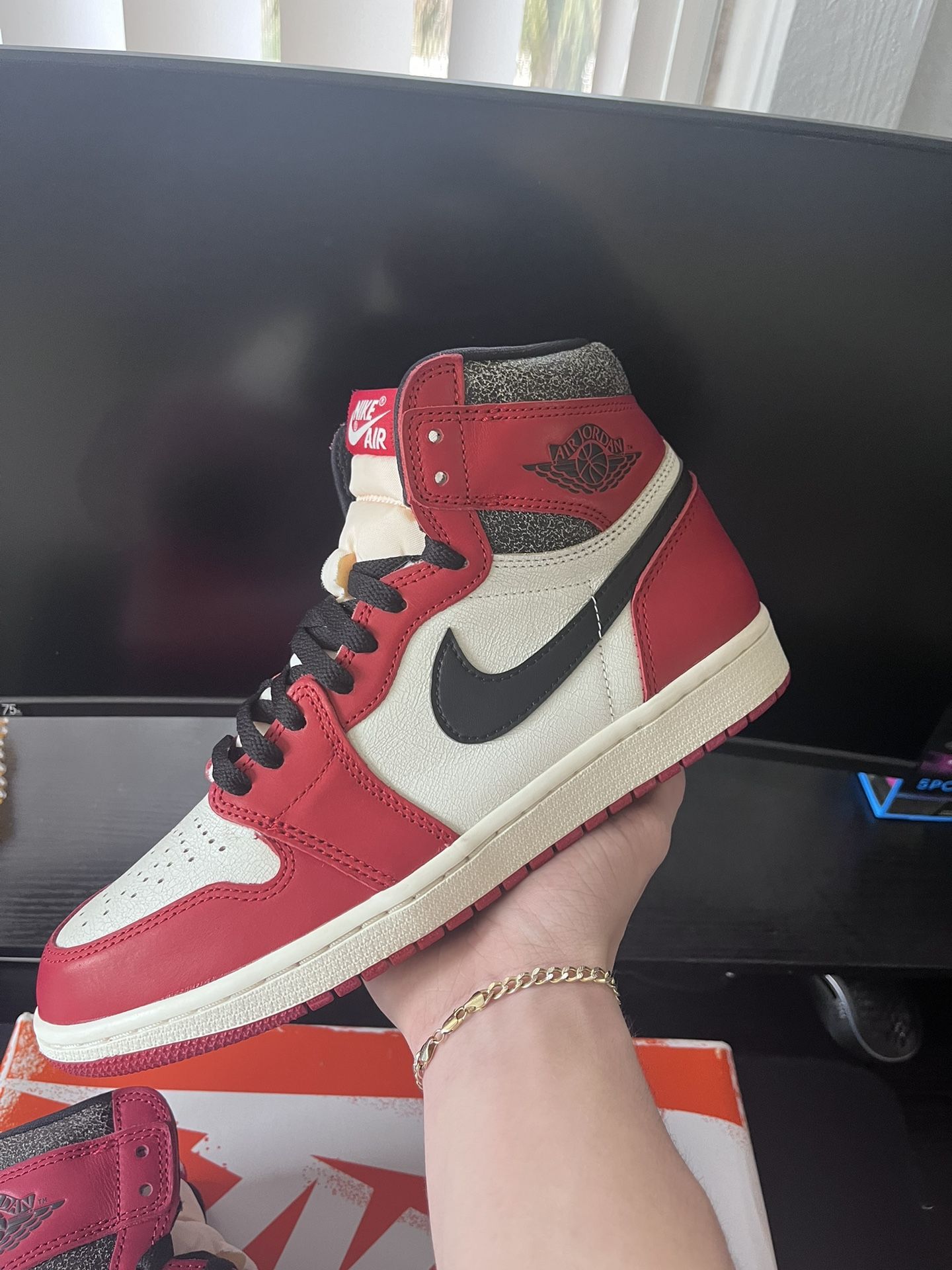 Air Jordan 1 Lost and Found 