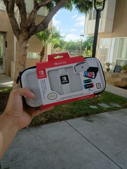 *Special*Nintendo Switch Game Traveler Deluxe Travel Case