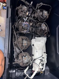 6  ETC Source Four 750 W PAR Lights and 2 Levi’s