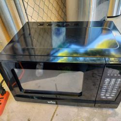 Microwave Works Good $45 Pick Up Only Bonanza And Lamb 