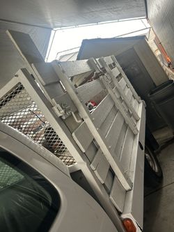 Ford Año 2000.  183 Millas  Trae Plan 