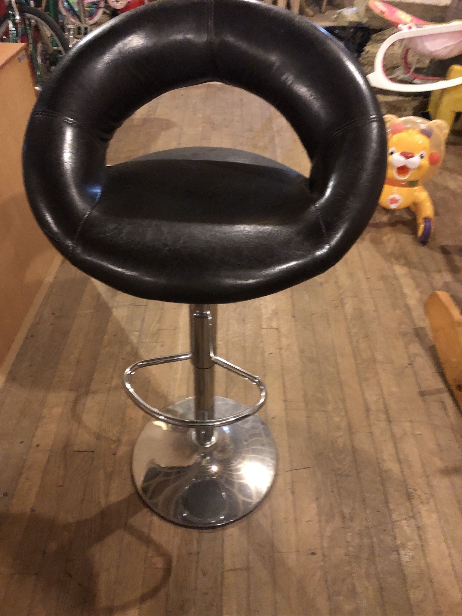 24 Inch Bar Stool