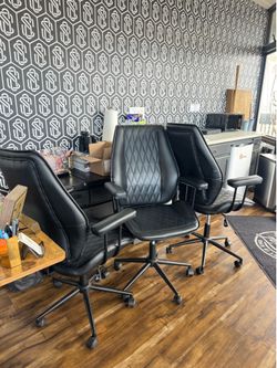 Black Desk Chairs