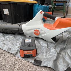 2 - Sthil BGA 86 Electric leaf Blowers + battery+ Charge