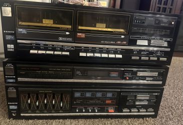 Vintage Sanyo DCX 685 Stereo Receiver And Tape deck RD W685
