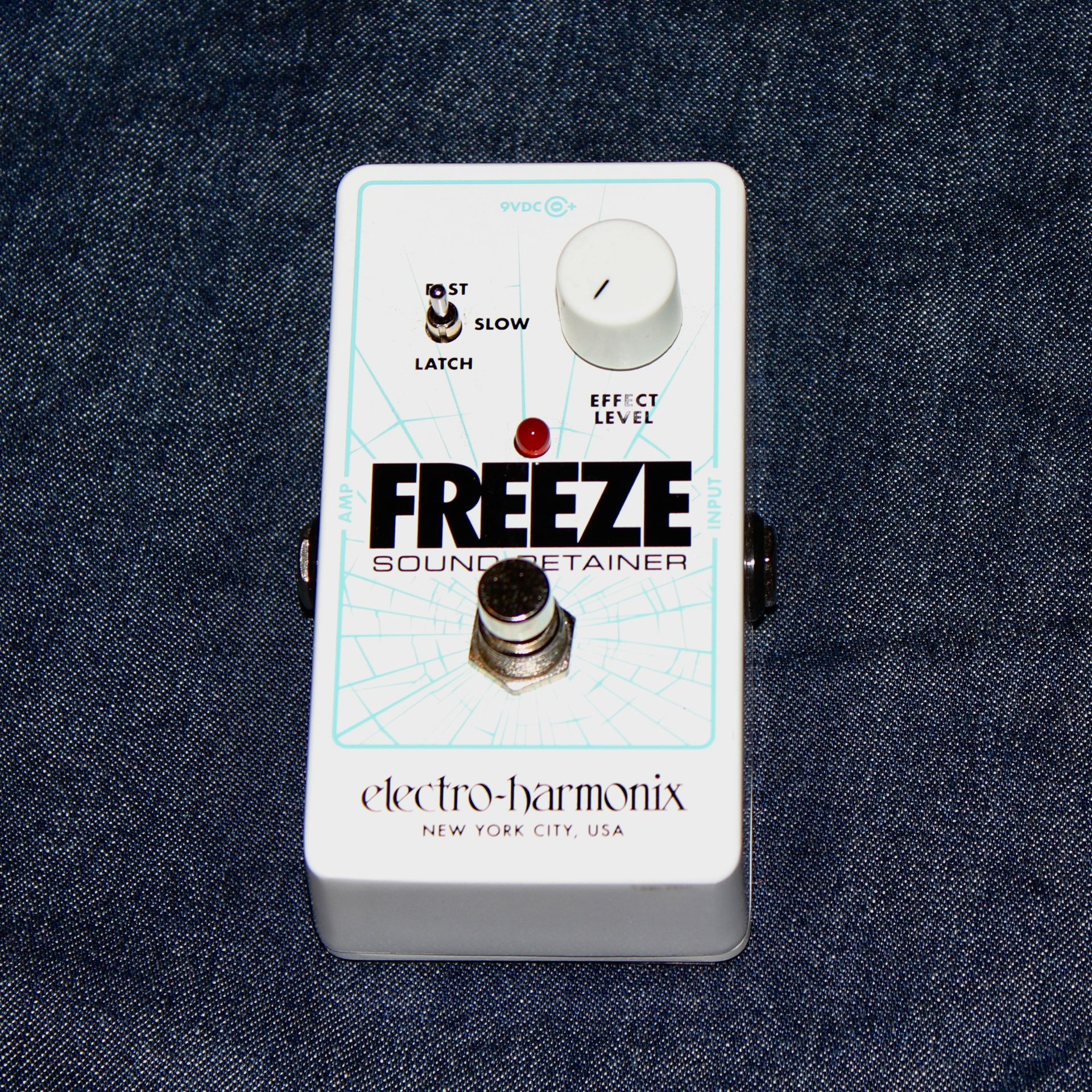 EHX Freeze Sound Retainer Guitar Pedal