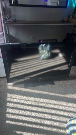 40” TV