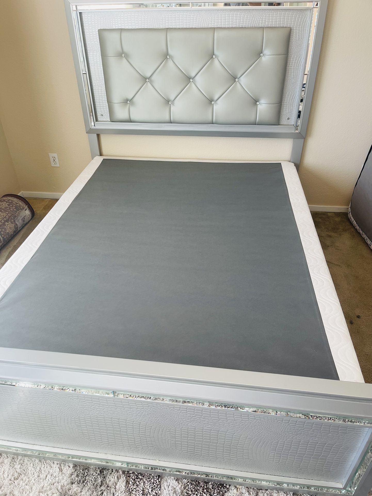 Queen Bed