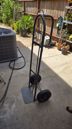 Dolly for lifting