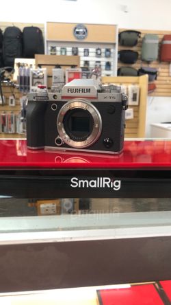 Fujifilm XT5 40mp ASP C Silver Pre Owned