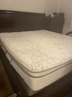 SERTA KING SIZE MATTRESS USED