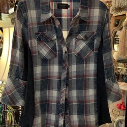 Ladies Medium Cavalini Plaid Button Front Tunic Shirt