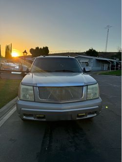 2004 Cadillac Escalade