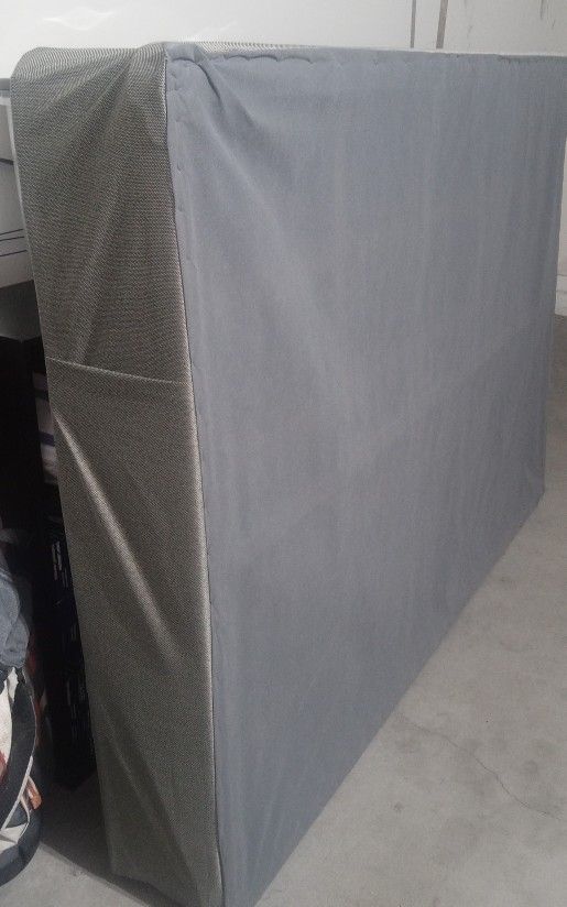 Used Full Size Box Spring FREE FULL SIZE NEW BOX SPRING // for Sale in Laveen Village, AZ - OfferUp