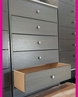 Dresser / Five drawers dresser