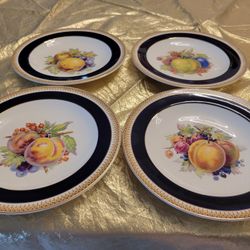 STUNNING CROWN DUCAL WARE PLATES
