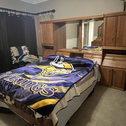 Queen oak bedroom set, vanity dresser, mattress