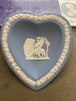 New Wedgewood England J1006 Heart Tray Excel XL-23 Blue Pegasus with Bellerophon