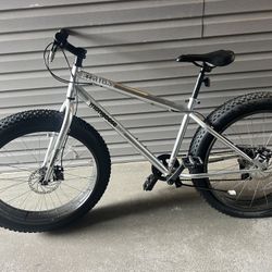 Mongoose Malus. Fat Tire Bike. 