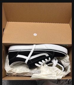 New Men’s Size 6.5 Vans Old Skool Black White Shoes back to school shoes