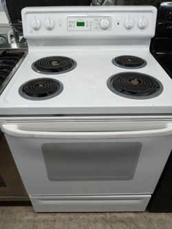 GE white coiltop stove - Free delivery