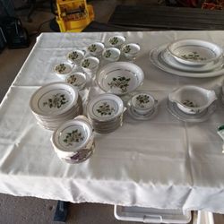 VINTAGE WHITE ROSE PLATINUM RIMMED FINE CHINA