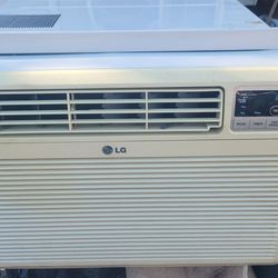 LIKE NEW 18k Btu A/C 240V - $400