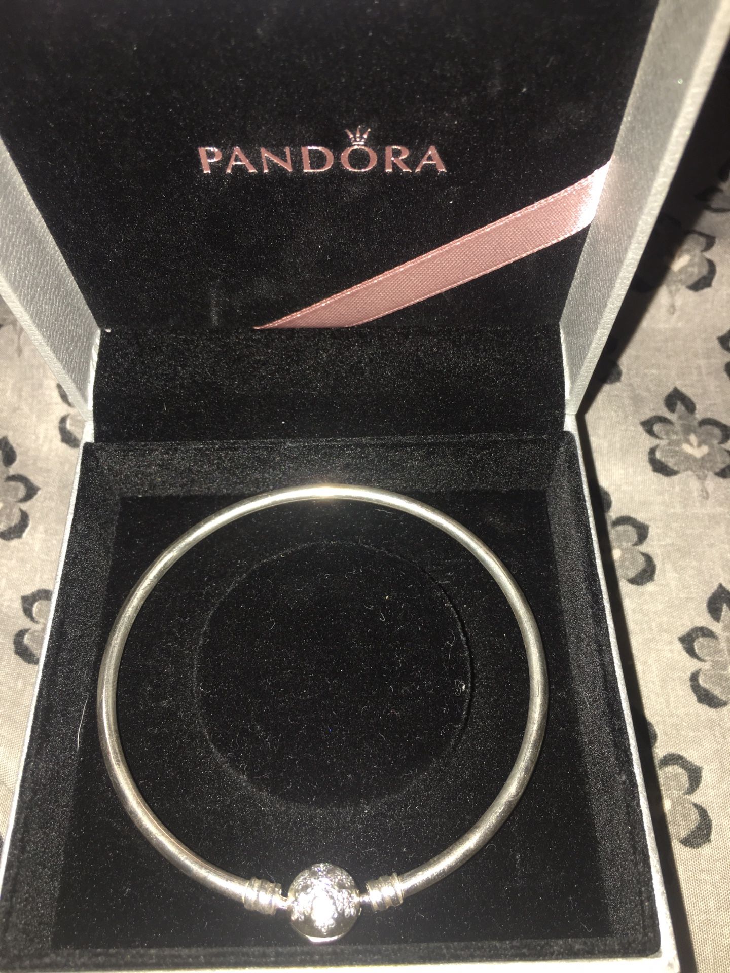 Pandora Bangle Bracelet Brandnew!!