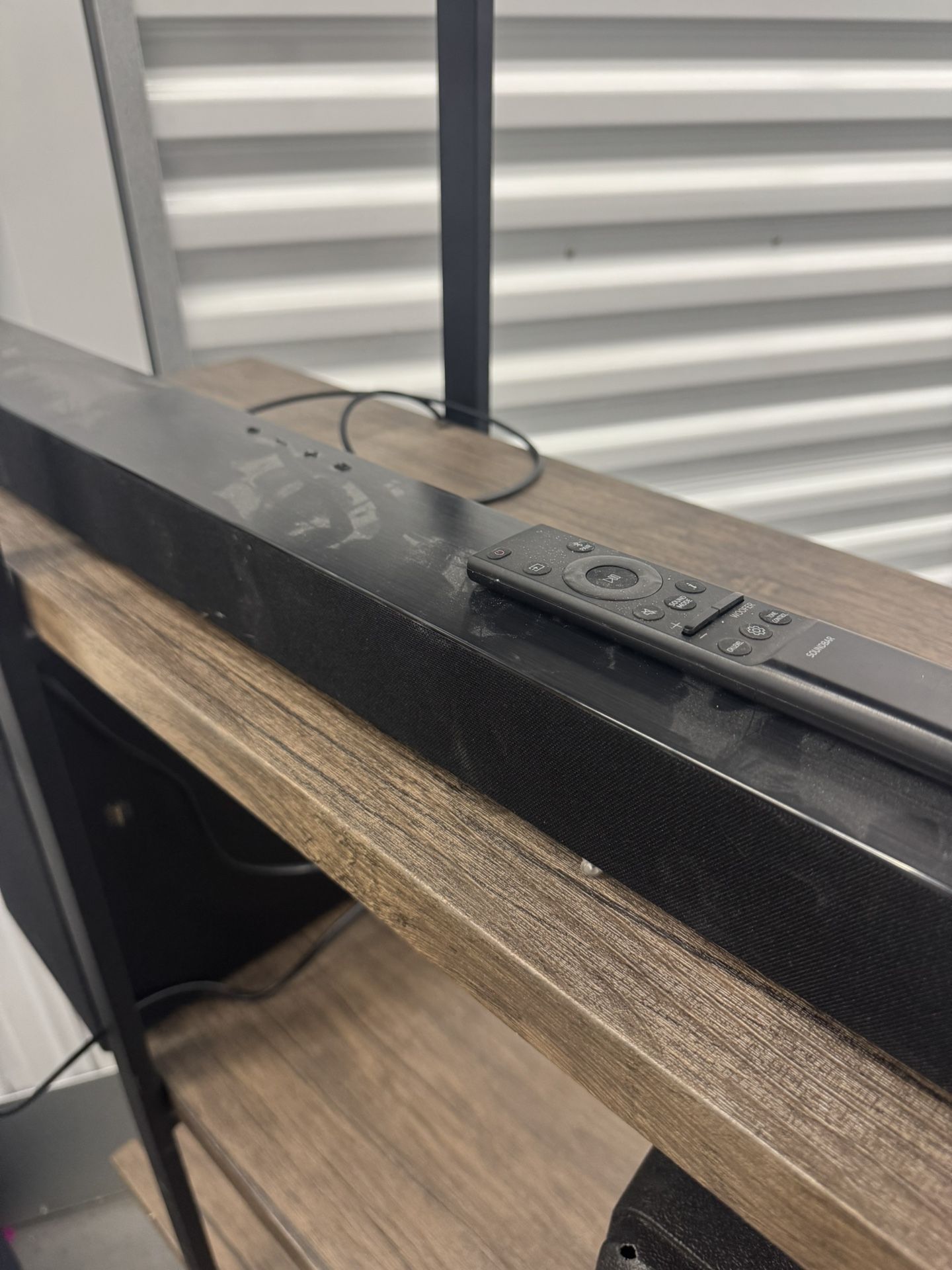 Samsung HW-B450 2.1 Channel Soundbar System – 300W w/ Wireless Subwoofer