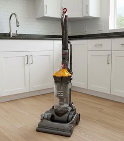 Dyson DC33 Upright Vacuum Cleaner! Works great!