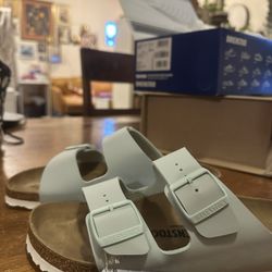 Birkenstock - Surf Green Arizona Size 40 (9-9.5)