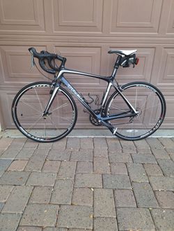 TREK MADONE 5.2 CARBON 54 CM ROAD BIKE