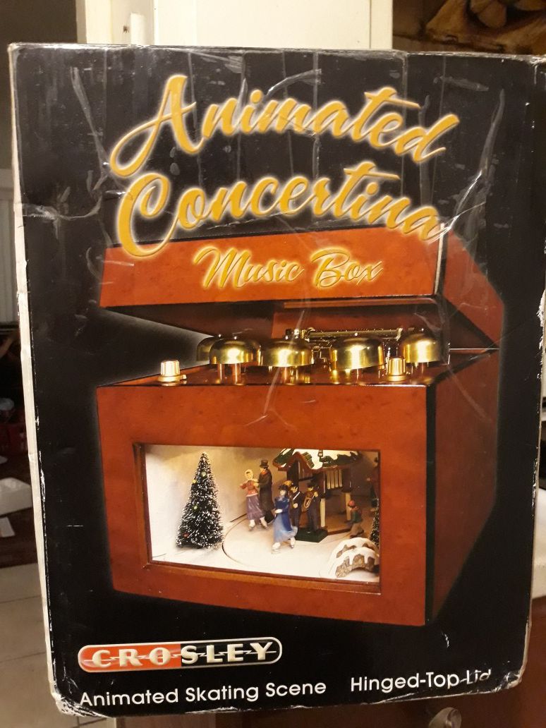 Christmas animated concertina music box &75