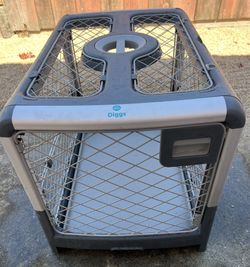 Collapsible Diggs Revol Dog Crate