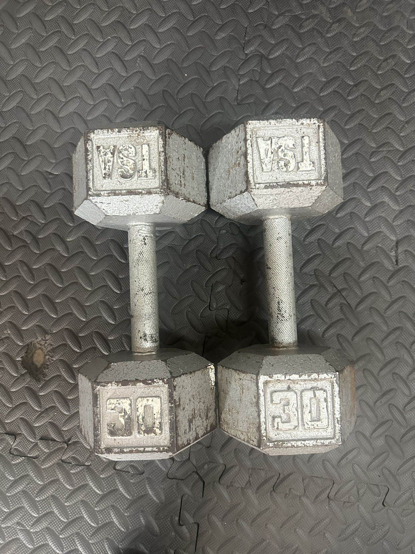 Pair 30lbs Of Dumbbells