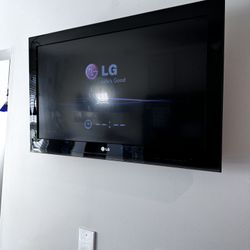LG 32LK450 TV