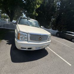 2004 Cadillac Escalade 