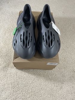 Adidas Yeezy Foam RNR Onxy Size 5