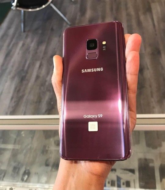 Samsung Galaxy S9, Factory Unlocked, Excellent Condition. Like New
