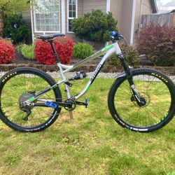 2018 Haro Shift R9 LT Mountain Bike