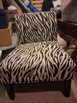 Accent Chair, Bench, Pillow Set