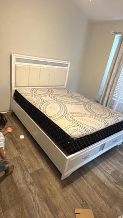 Cama Queen nueva preguntar por precio ask for price