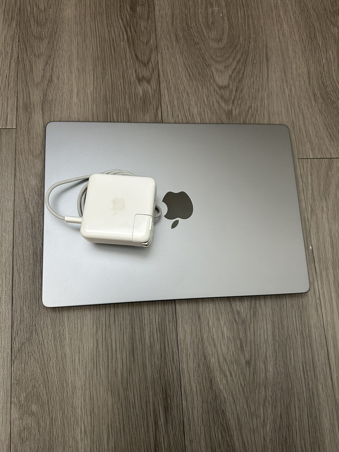 APPLE M1 MACBOOK PRO 14” (2021)