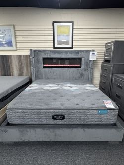 King Size Bedframe.🚚WE DELIVER🚚