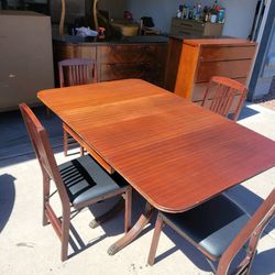 Vintage Drop Leaf Table With 4 Chairs That Fold 