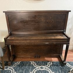 Vintage Piano 